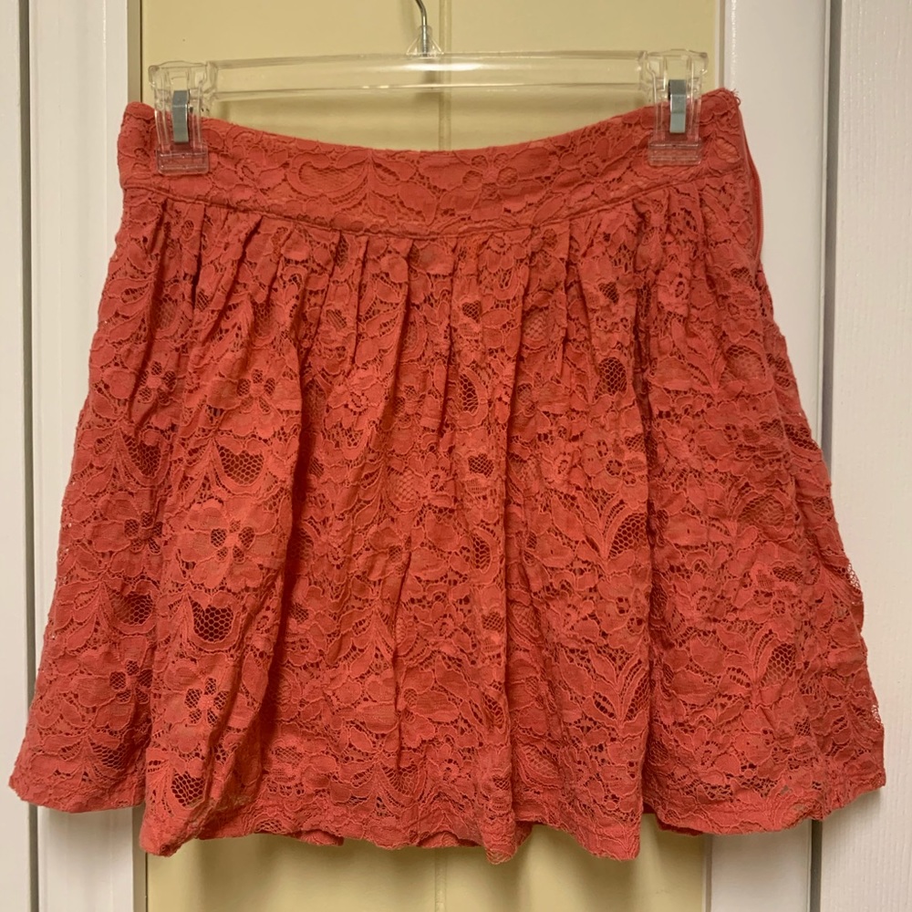 FOREVER 21 LACE SKATER SKIRT (2 layer)